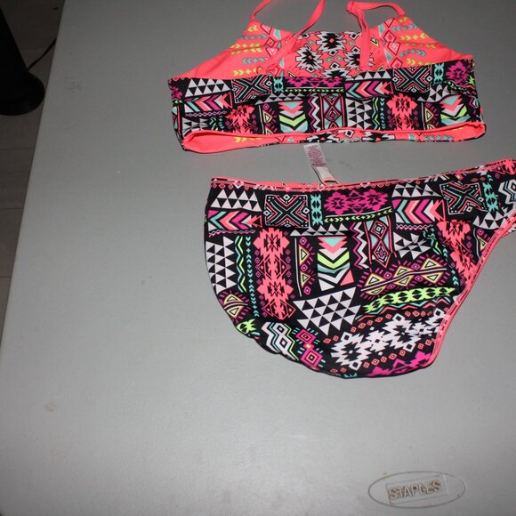 Multi Color Reversibile 2 Pcs  Bikini Swimsuit Size 16 - Picture 7 of 10